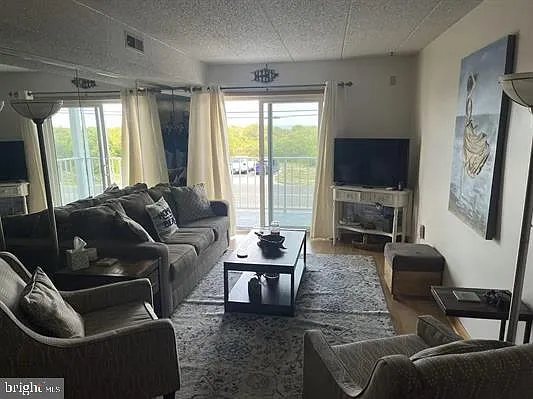 3901 Ocean Ave — Photo 9
