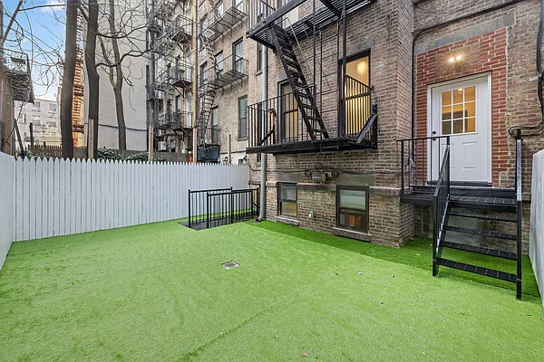 Rented by HOLTON REAL ESTATE INC. | media 1
