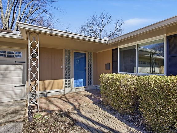 3rd image of 2433 E Rahn Rd