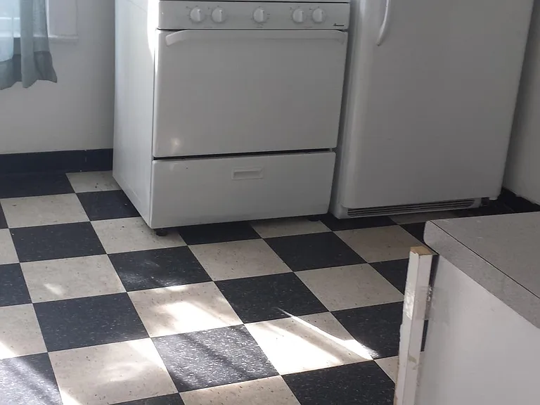 33 Tyler St #1 2 AND 3 — Photo 1
