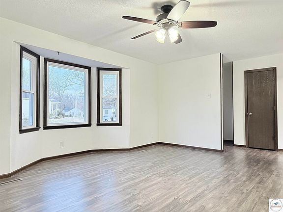 3rd image of 920 S New York Ave