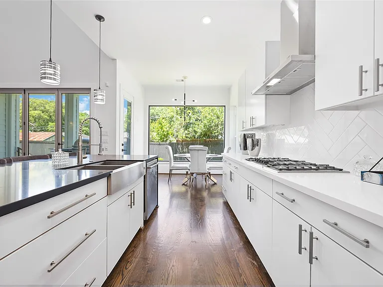 2310 Althea Dr — Photo 32
