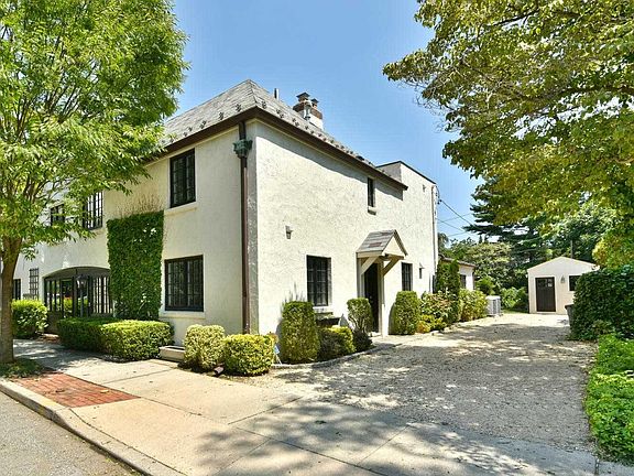 2nd image of 34 Franklin Ct