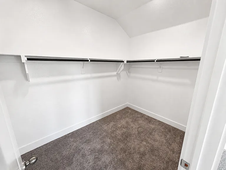 3104 Eddington Dr — Photo 10