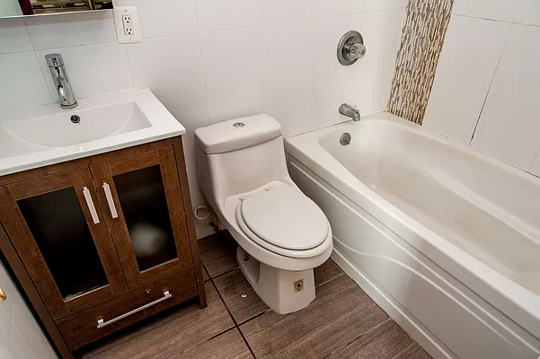 Rented by Nooklyn NYC LLC | media 71