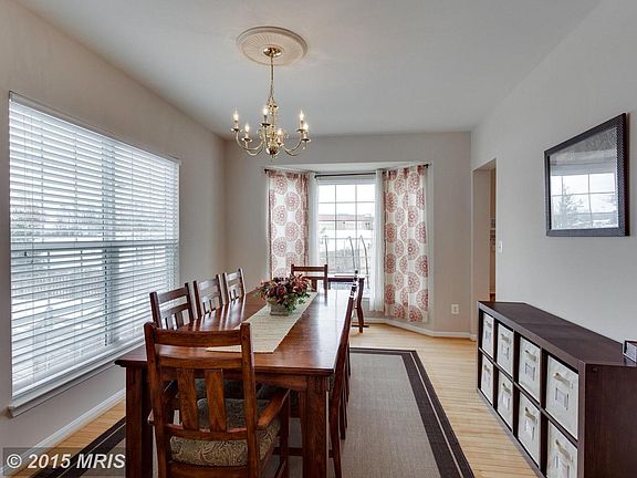 Fantastic dining room for entertaining
