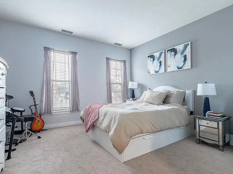 1448 Aldine St — Photo 2