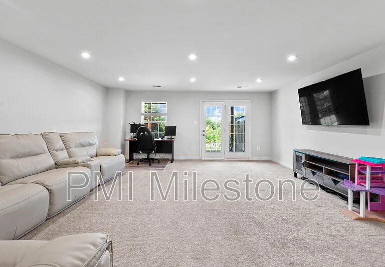 367 Ontario Dr #FALLING WATERS — Photo 62