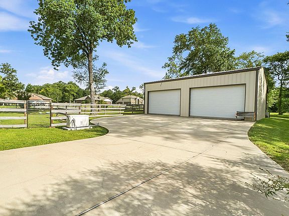 3rd image of 13303 Hidden Manor Ct