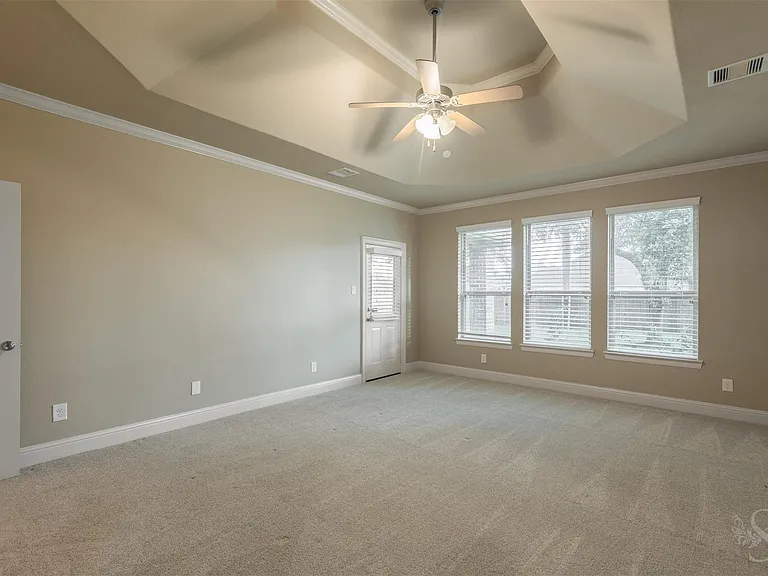 32611 Waltham Xing — Photo 23