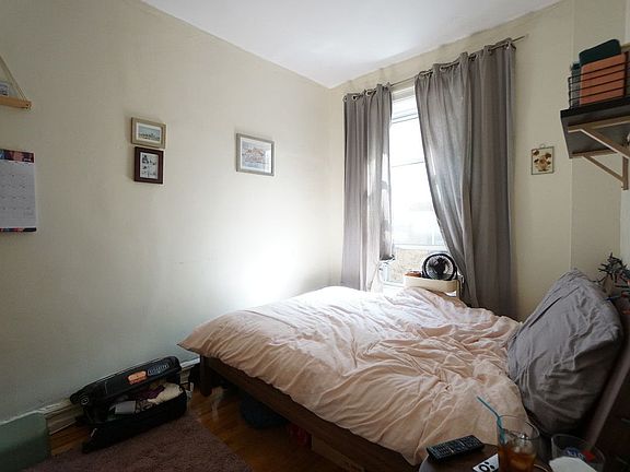 3rd image of 370 Bedford Ave #5D