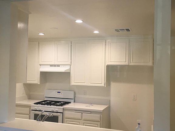 5th image of 13444 Moorpark St APT 18