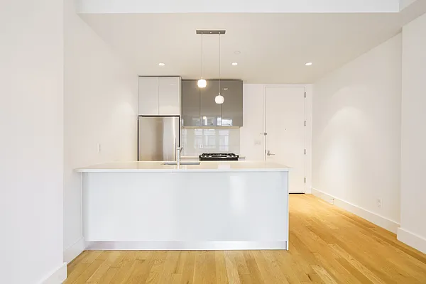 Rented by Modern Spaces | media 35