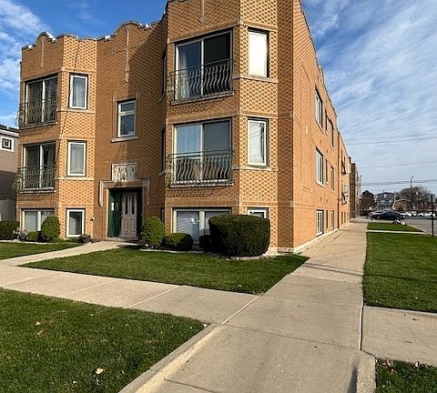 2nd image of 2525 N 72nd Ct APT Gbs