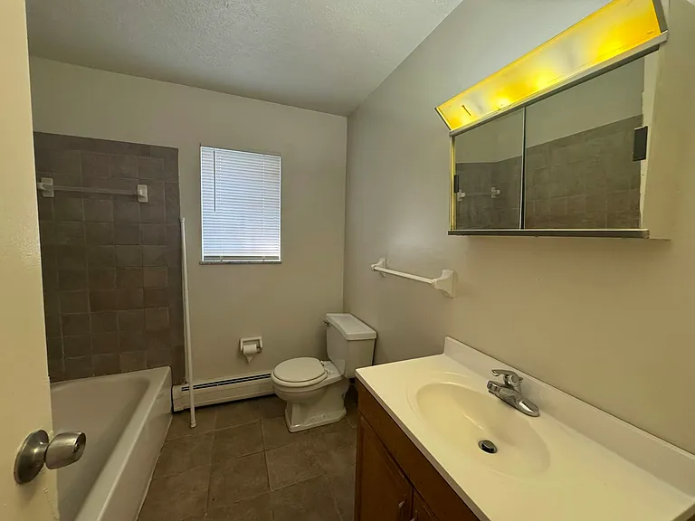 4438 Hamilton Ave #5 — Photo 8