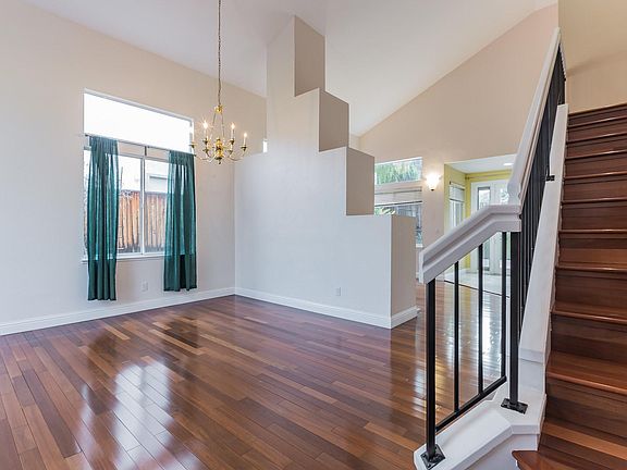4th image of 3250 Capriana Cir