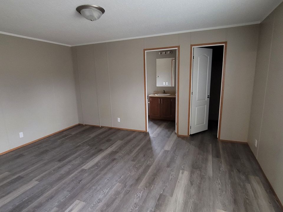 2nd image of 1701 2nd St E #1a0