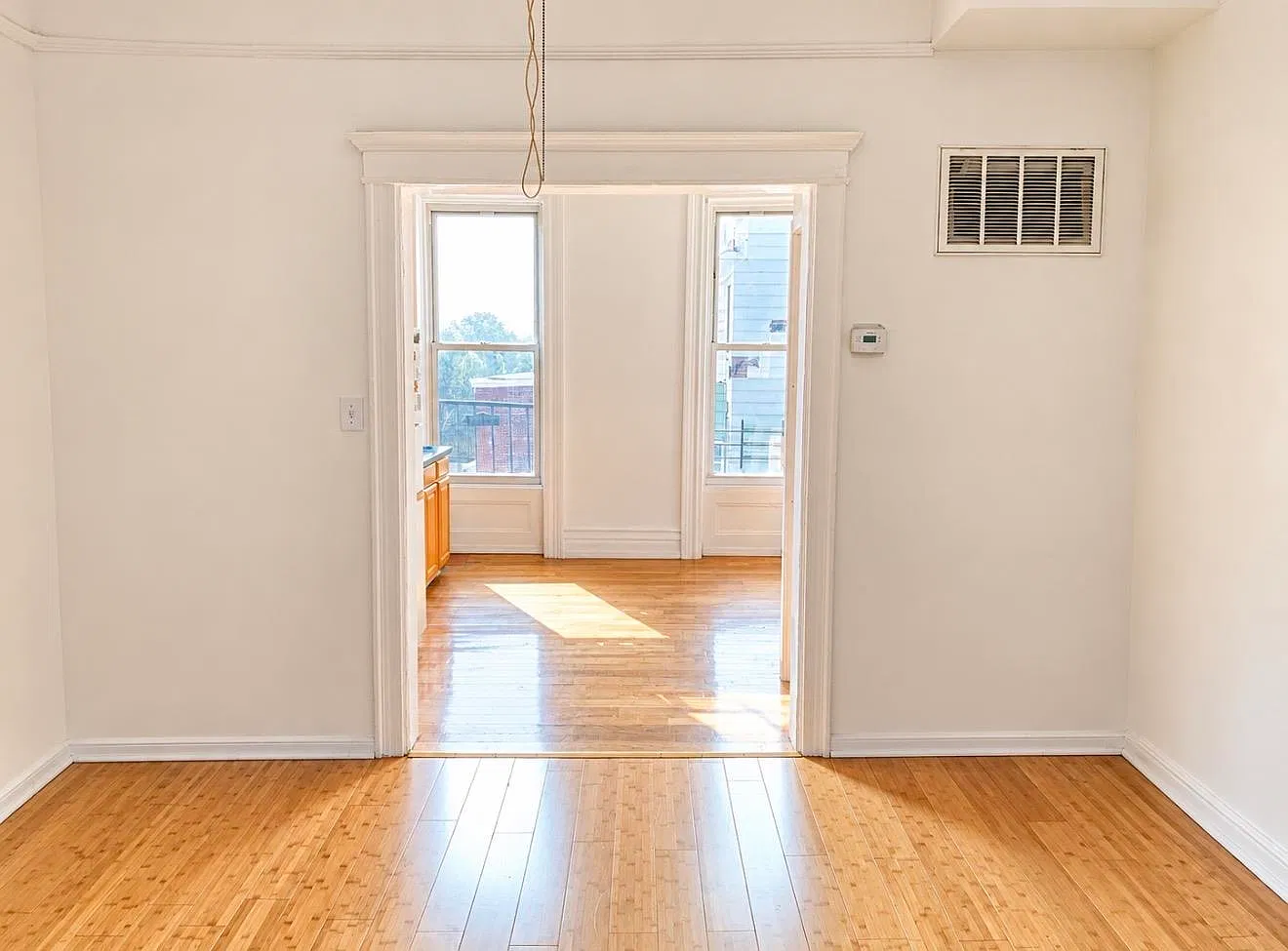 2 bed, 1.0 bath, $3,250 — Photo 2