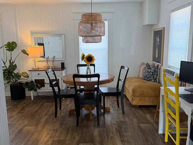 2036 Midlake Dr — Photo 19