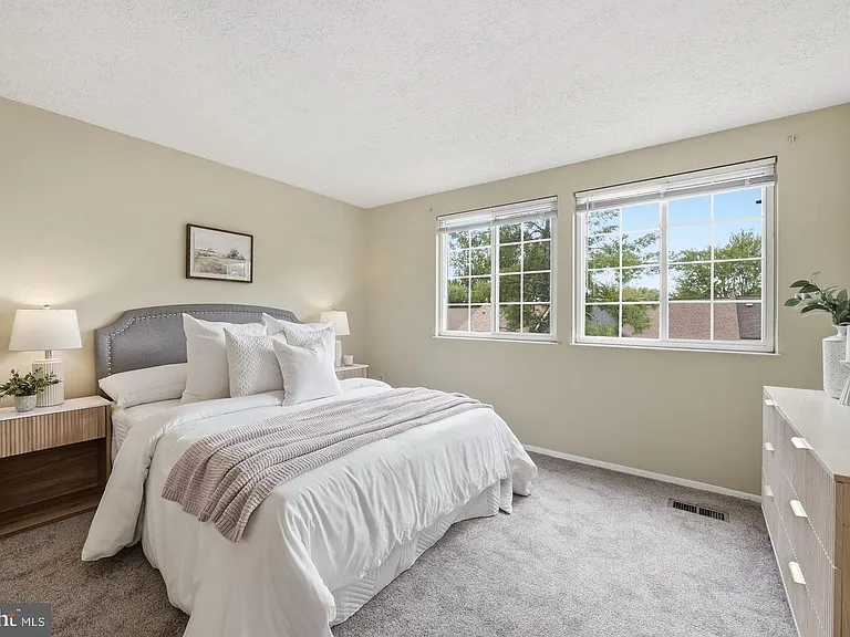 7619 Nutwood Ct — Photo 11