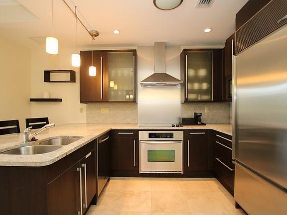 5th image of 3841 N Roosevelt Blvd #226