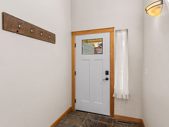 3rd image of 4006 Broadwater Ct