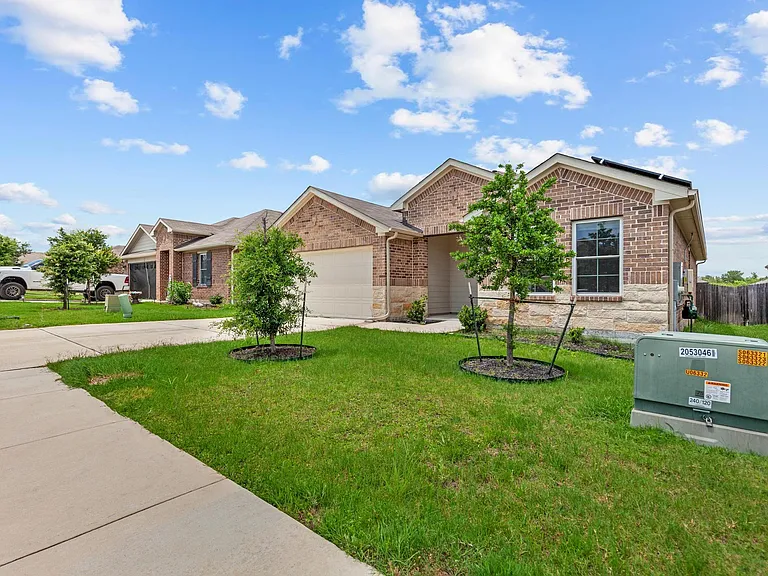 21020 Price Daniel Dr — Photo 2