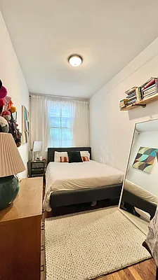 Rented by The Agency | media 12