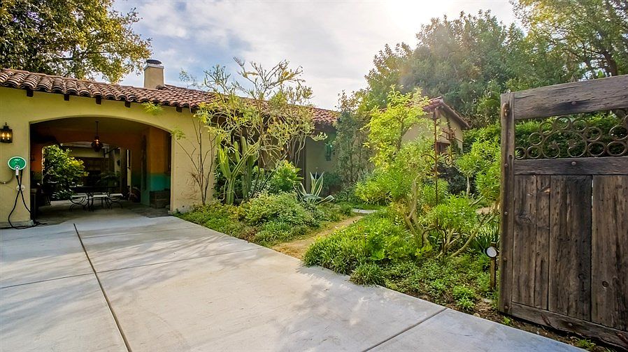 1st image of 11714 La Maida St
