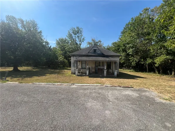 (undisclosed Address), Siloam Springs, AR 72761