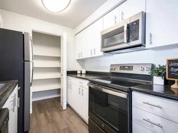 Edgewater Apartments