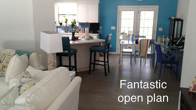1st image of 626 Twin Oaks Cir
