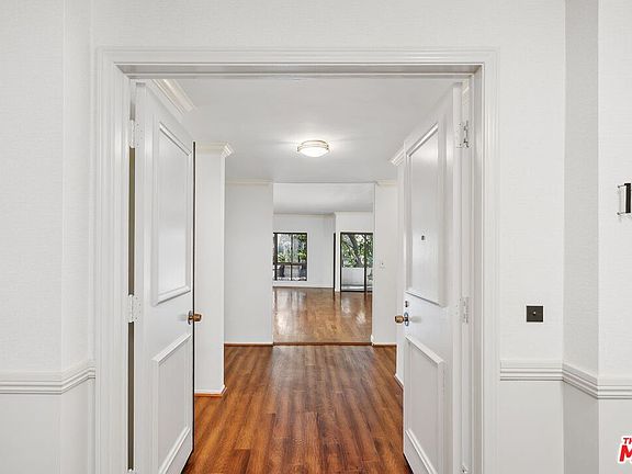 5th image of 651 Wilcox Ave Unit 1G