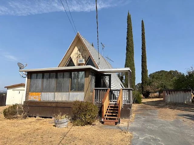 4620 Roadrunner Dr photo 1