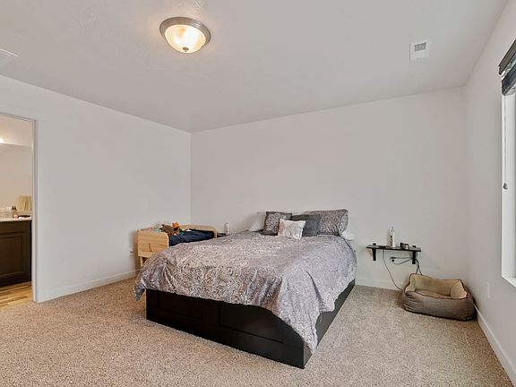 4th image of 57 E Ashgrove Ln