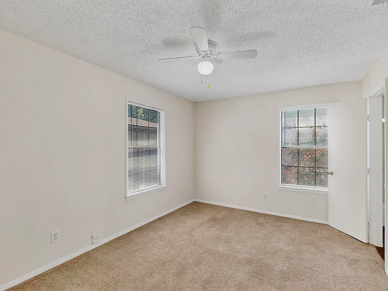 5322 Columbia Ave — Photo 32