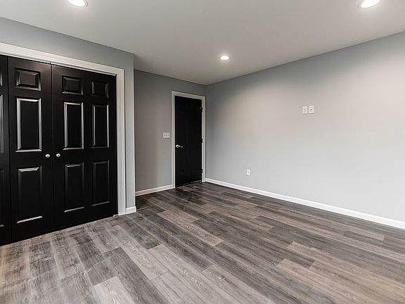 5th image of 4637 Dorothy St