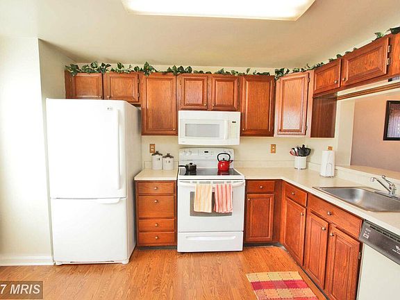 4th image of 1208 Brice Sq