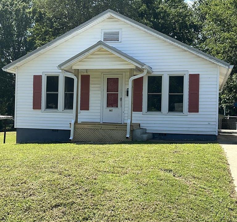 1226 Dunlap St, Paris, TN 38242 | Zillow