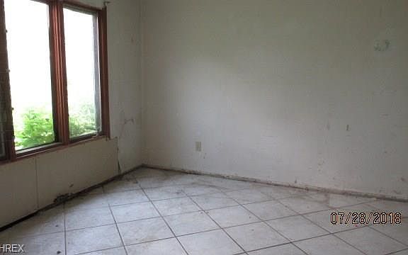 3rd image of 1699 Longwood Dr