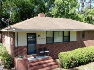 1302 Jasmine Cir, Waycross, GA 31501