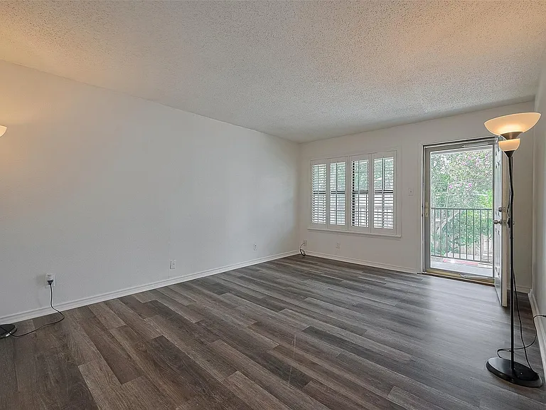 606 Marshall St #35 — Photo 2