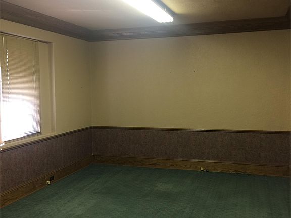 3rd image of 302 S 2nd St Ste 208