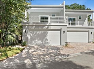 1027 Park Dr, Dunedin, FL 34698