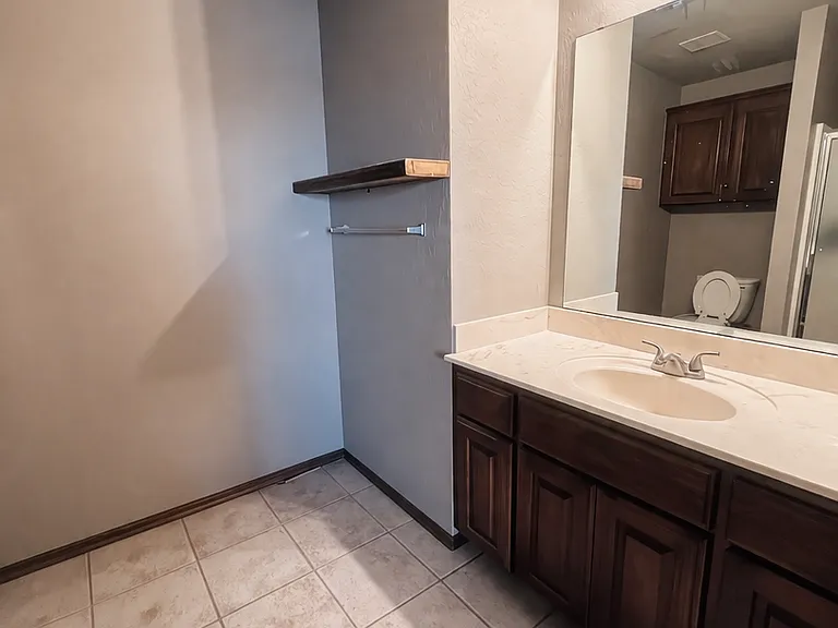 15109 Kyle Dr #B — Photo 11
