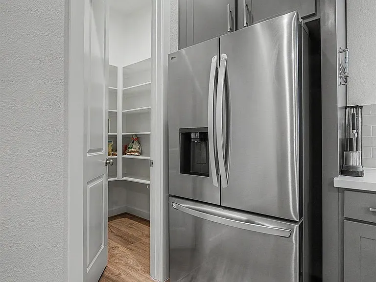 3033 Hicks St — Photo 13