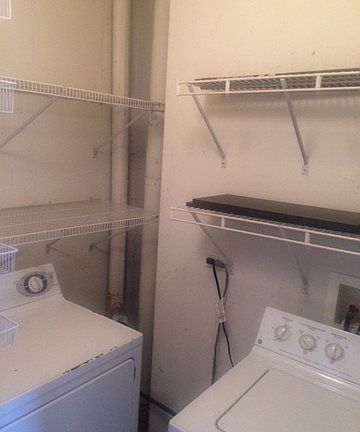 5th image of 4720 S Woodlawn Ave APT G