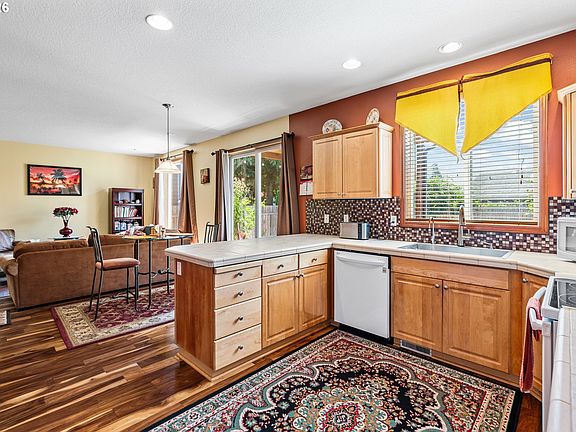 2nd image of 10604 NE 114th Ct