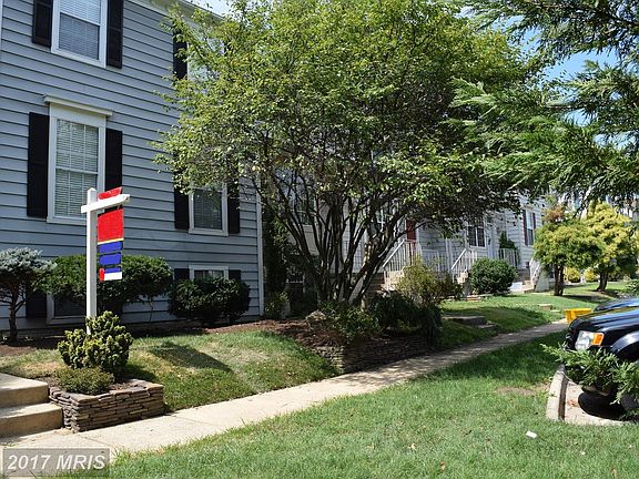 5th image of 12872 Hyannis Ln