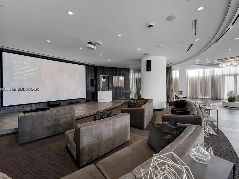 851 NE 1st Ave #Penthouse 4912 — Photo 48
